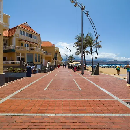 In Playa Del Ingles Near Canteras *
